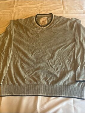 Red Camel Men's Light Gray V-Neck Sweater